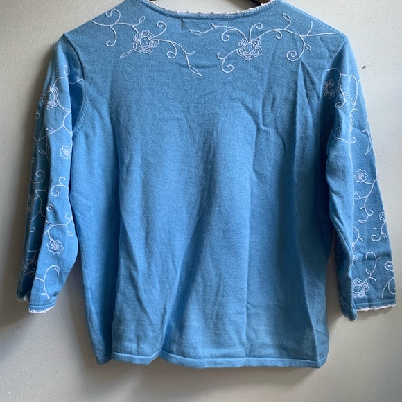 Vintage cottagecore david brooks blue sweater with white flowers embroidery - Picture 6 of 6